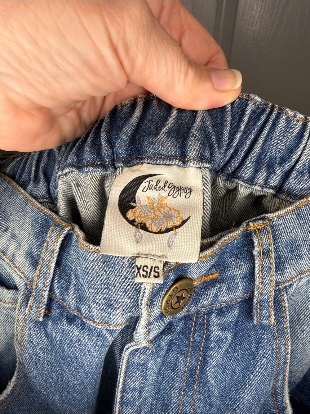 Jaded Gypsy Star-Studded Barrel Jeans - Picture 5 of 6